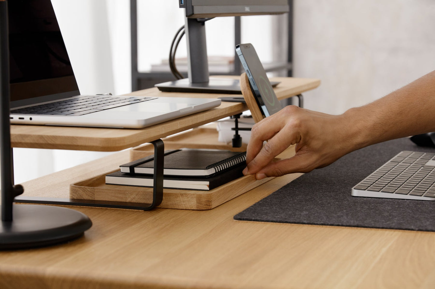 Desk Shelf – Space-Saving Organizer for a Neat, Efficient Workspace