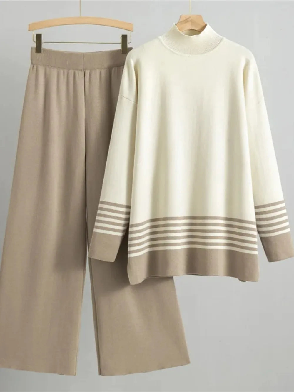 Muslim Women's Knitwear Two-Piece Set – Striped Pullover Sweater with Wide-Leg Knitted Pants – Casual Modest Ensemble 2024