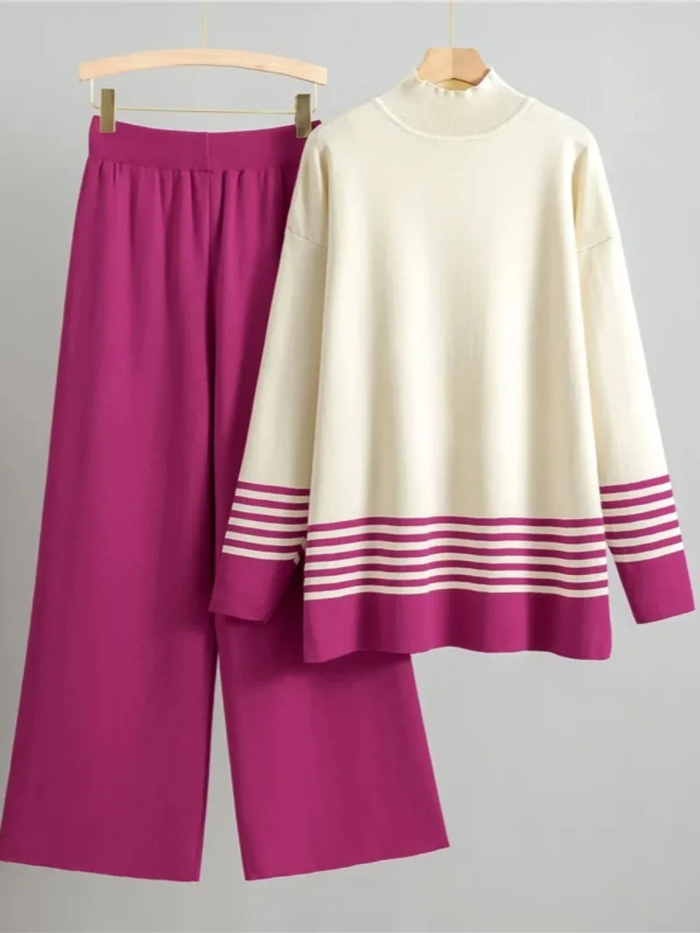 Muslim Women's Knitwear Two-Piece Set – Striped Pullover Sweater with Wide-Leg Knitted Pants – Casual Modest Ensemble 2024