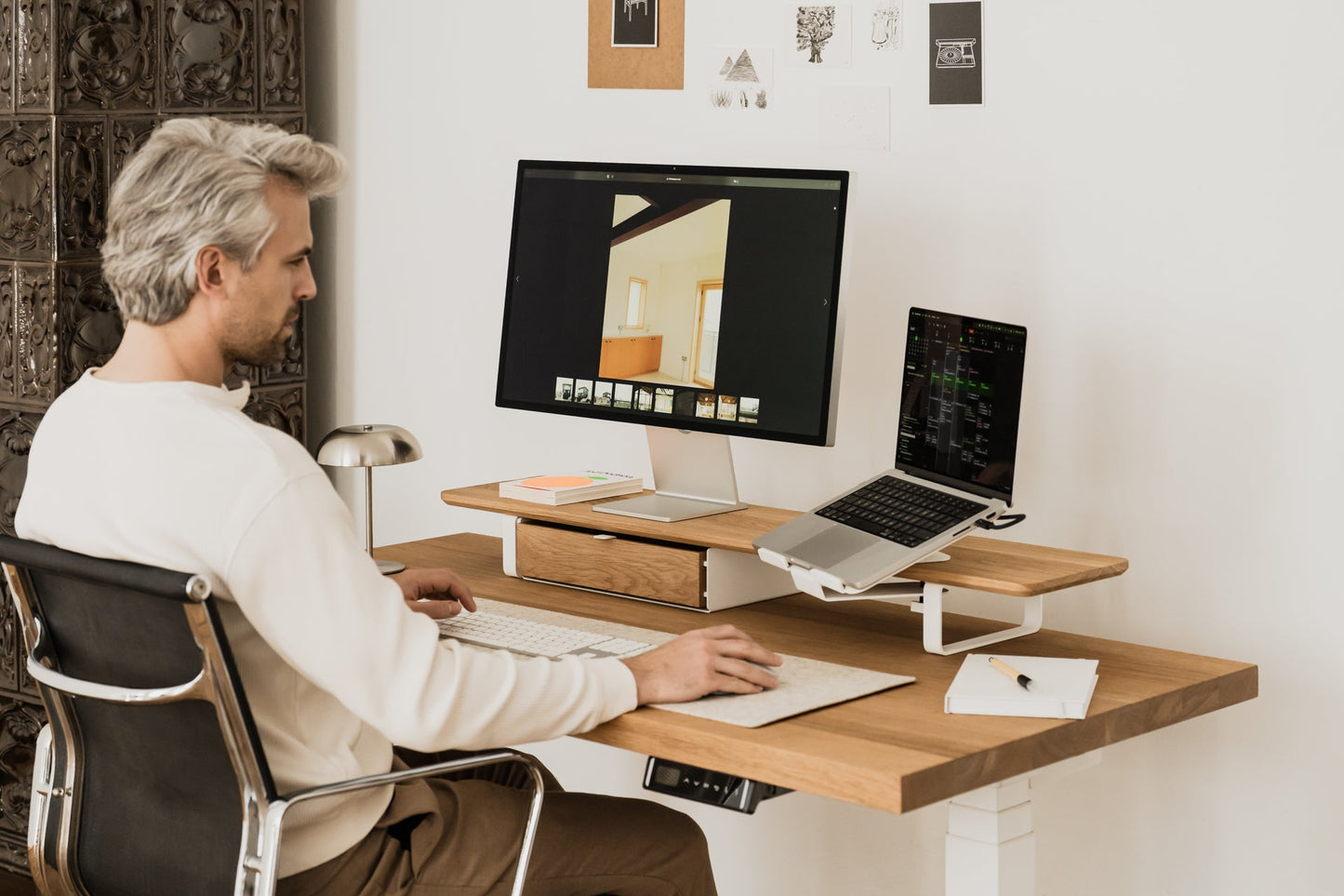 Desk Shelf – Space-Saving Organizer for a Neat, Efficient Workspace