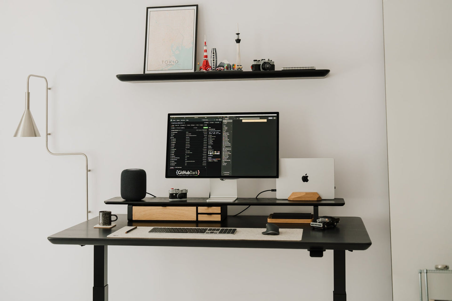Desk Shelf – Space-Saving Organizer for a Neat, Efficient Workspace